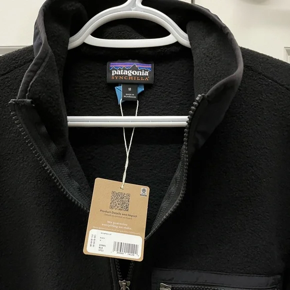 NWT Patagonia Men’s Synchilla Fleece Jacket size M Black - Picture 2 of 5